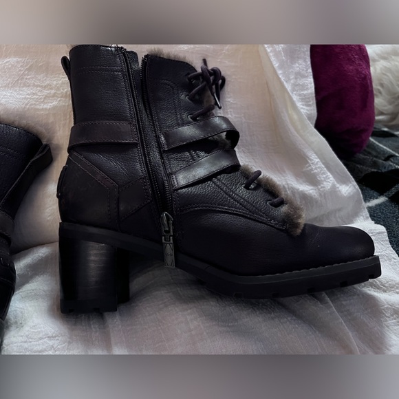 Ugg Ingrid Booties 7.5 Brown #1013800 shearling lined used gently 4x - Picture 6 of 15